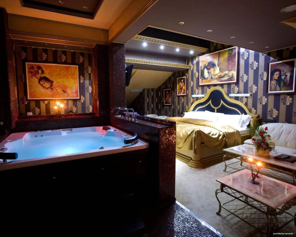 Prezident Hotel Novi Sad - Outdoor Pool & Spa