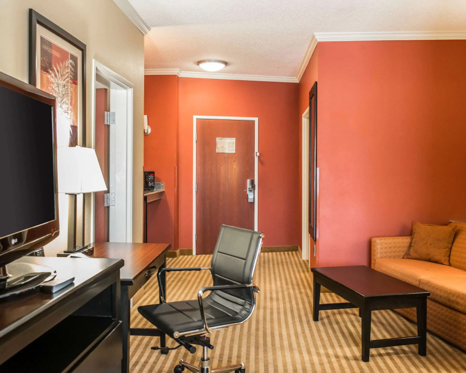 Comfort Suites Panama City near Tyndall AFB