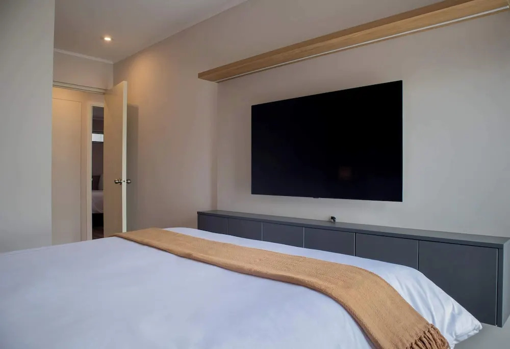 w Flawless 3BR w Balcony in Miraflores