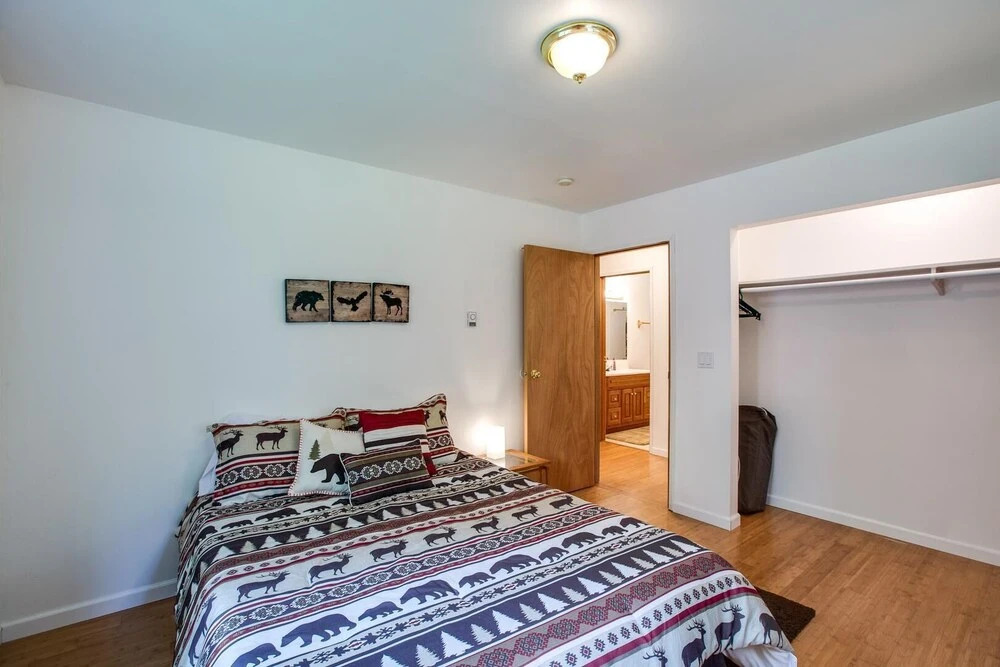 76mbr - Wifi - Pets Ok - Hot Tub - Sleeps 9 4 Bedroom Home