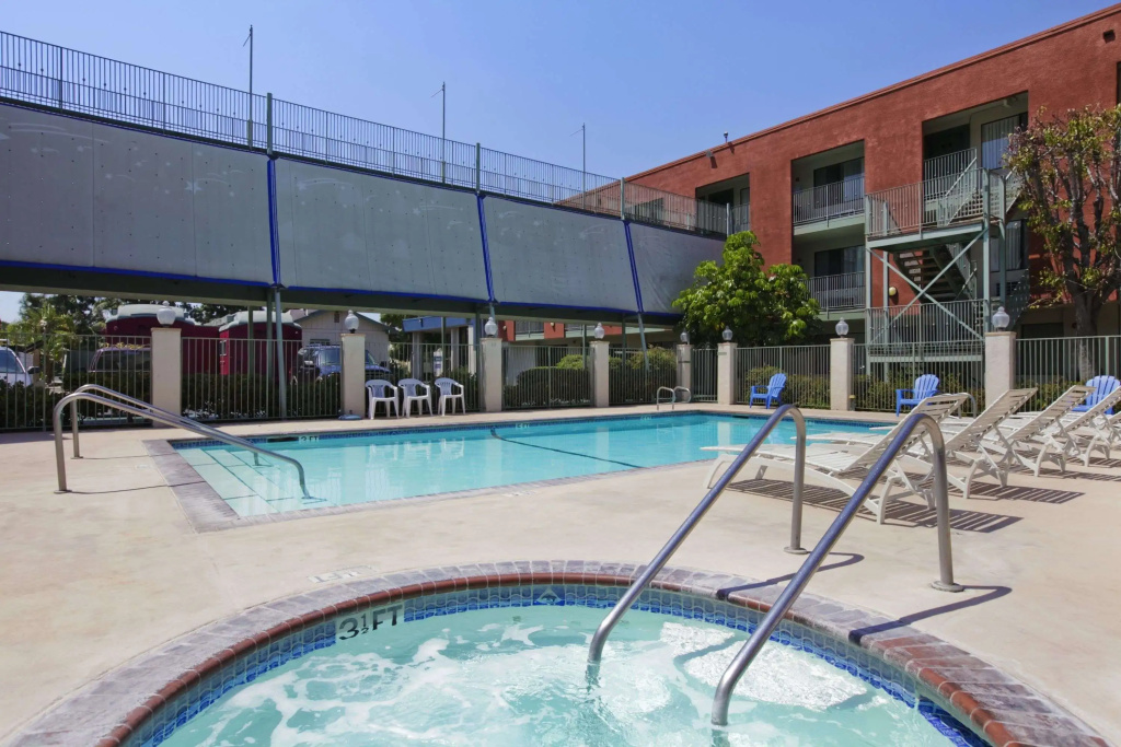 Travelodge Inn & Suites by Wyndham Anaheim on Disneyland Dr