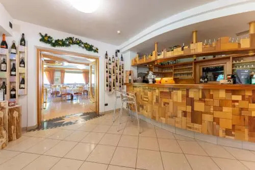 Flos Hotel