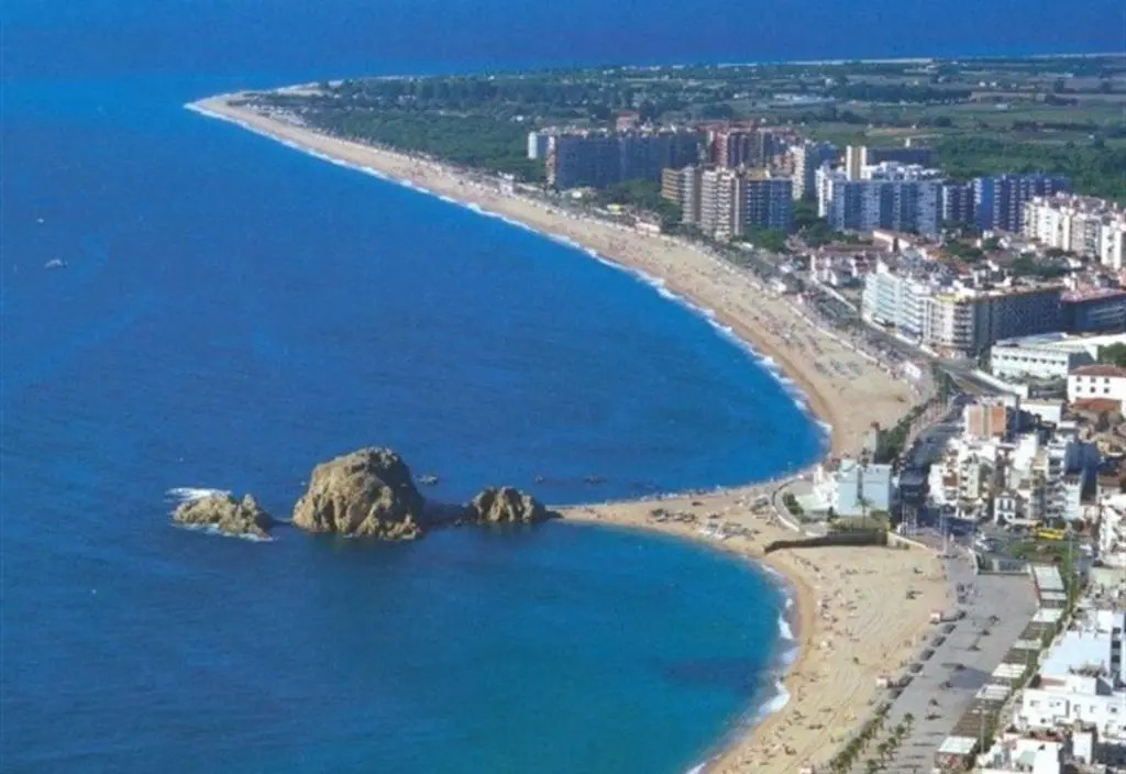 Apartment 60 mtres from the beach