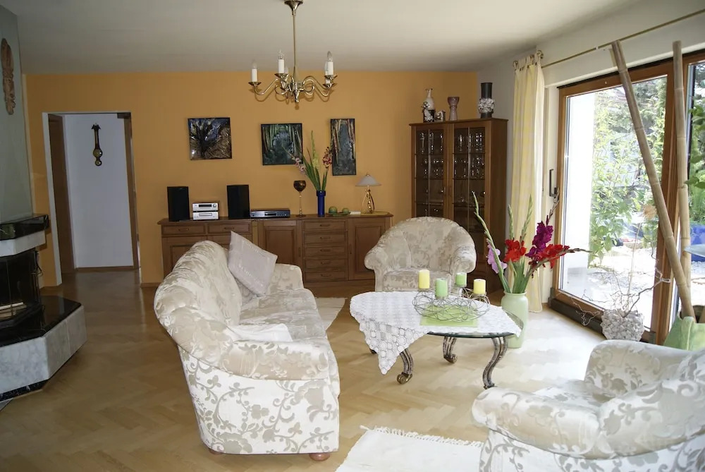 Petit Triotel