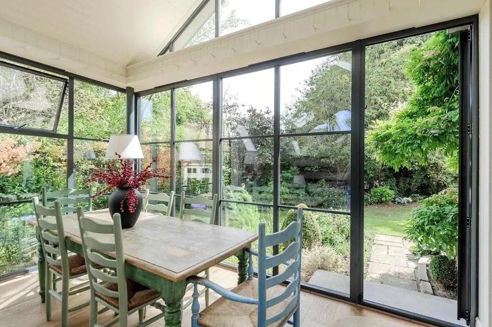 Beautiful Family Home w Garden Pool - Wimbledon