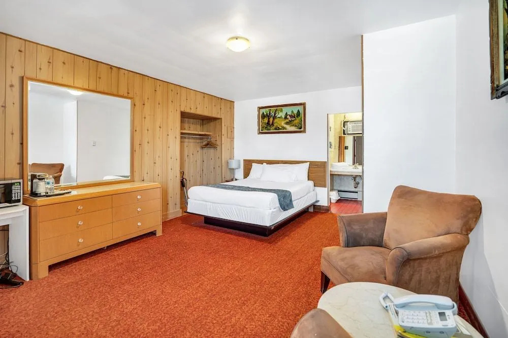 Hotel Port Colborne ON