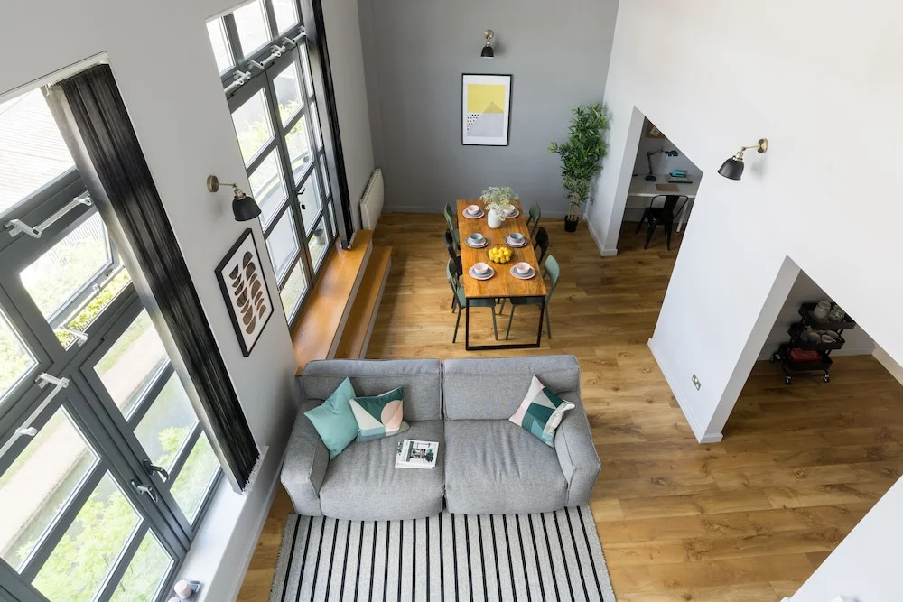 4B Loft Penthouse Industrial City views