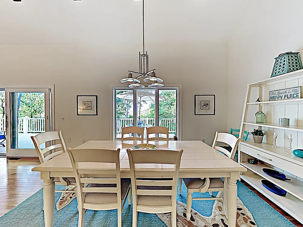 New Listing! Chic Chatham Gem Near Beach & Ferry 3 Bedroom Home