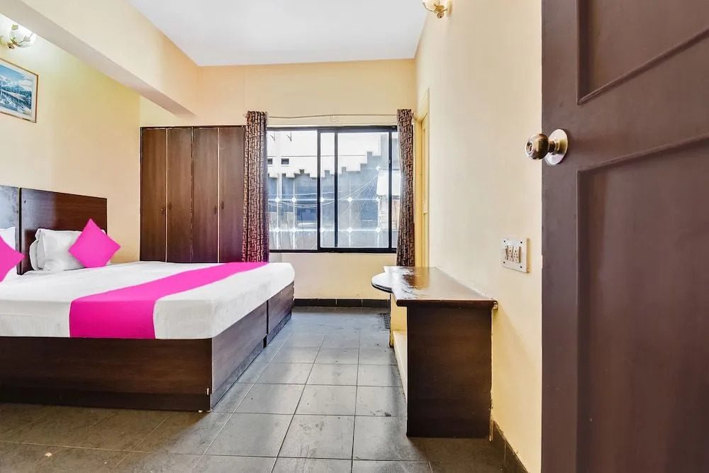 Spot On 60228 Hotel Shangrila