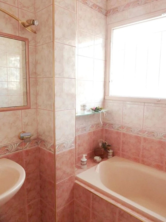 House With 3 Bedrooms in Royan, With Wonderful sea View and Enclosed G