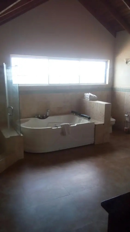 Paradise Place Grande King apartment