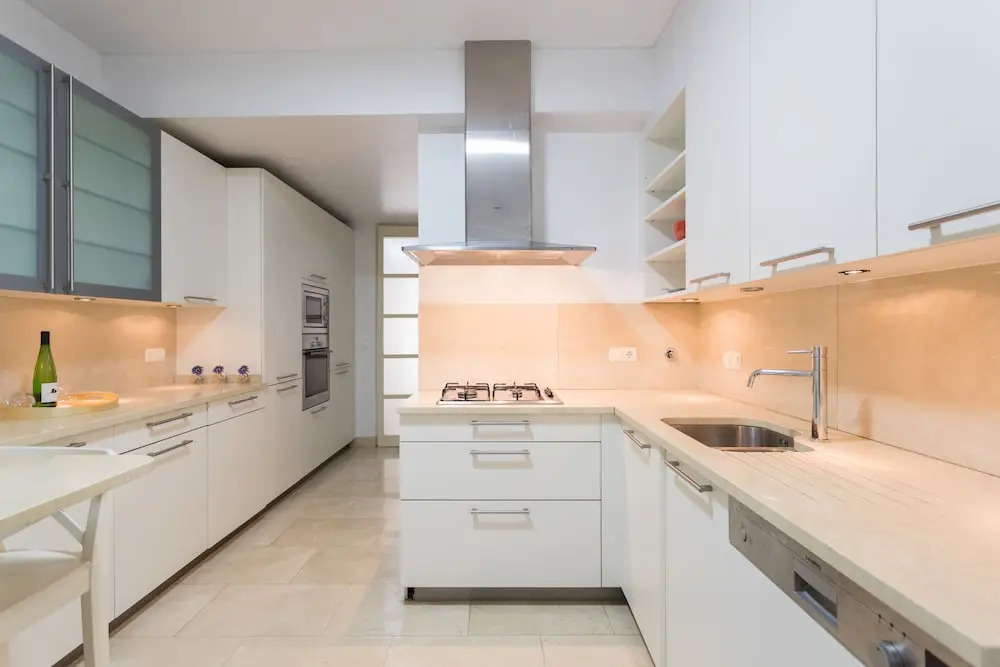 Chiado Modern Three-Bedroom Apartment - by LU Holidays