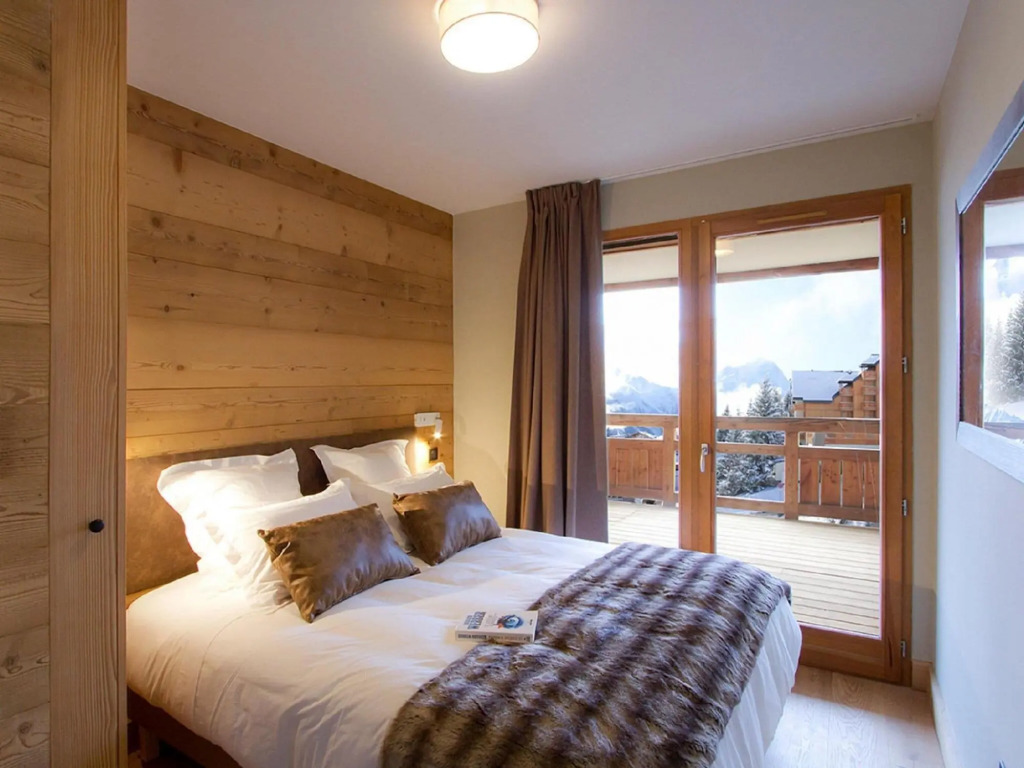 Modern 12-person chalet with panoramic views in Les Deux Alpes