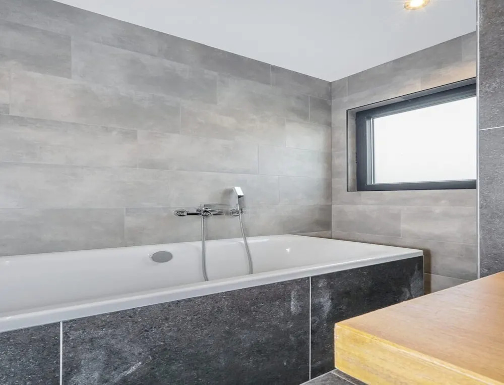 Modern Lodge Stay With Pond View