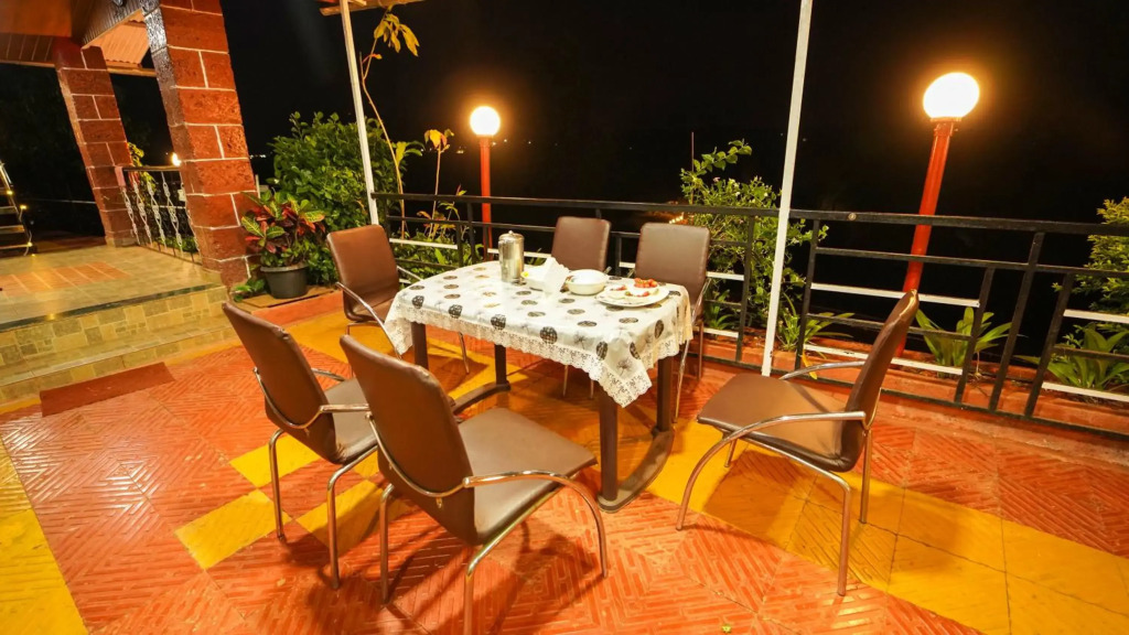 Lifeline Villas - Marvel Valley View 5Bhk With Private Pool,Surrounded by strawberry farms