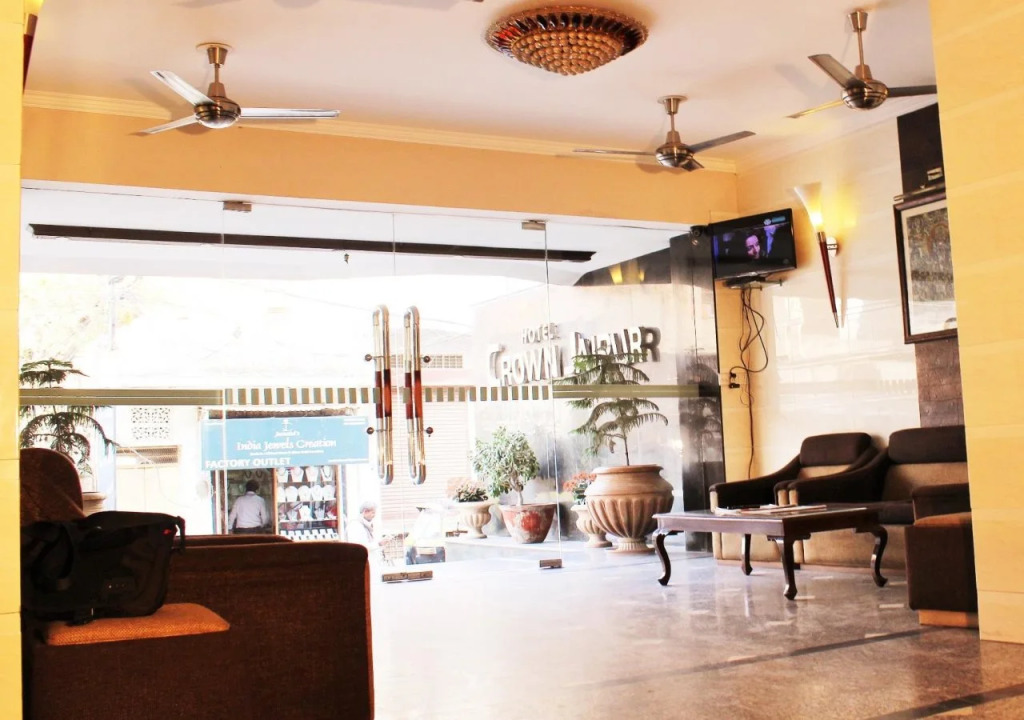 OYO 5723 Hotel Crown Jaipur