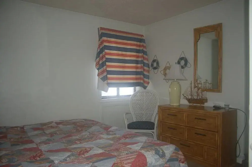 Crescent Beach Villas, Villa 207 - 2 Br Condo