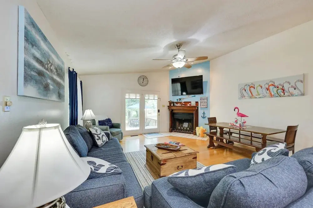 Lakefront Home w/ Kayaks & Dock in Hot Springs
