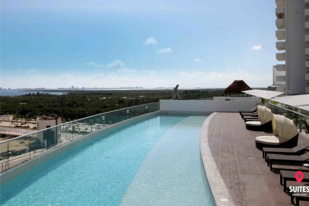 Suites Malecon Cancun