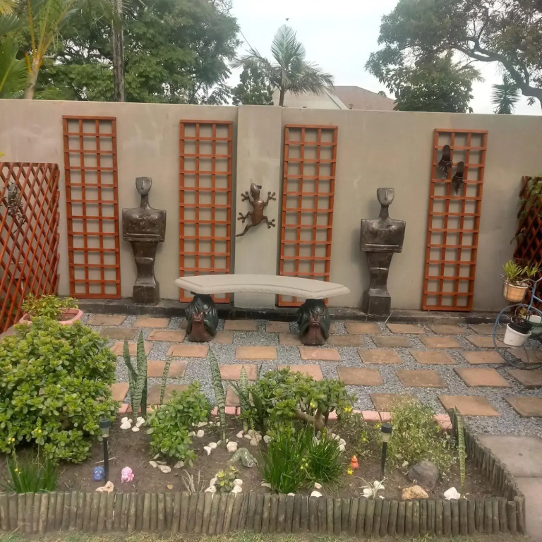 Vincentia Odd Cottage ( self catering)