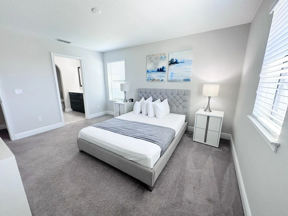 Balmoral Resort-210bp 4 Bedroom Home by RedAwning
