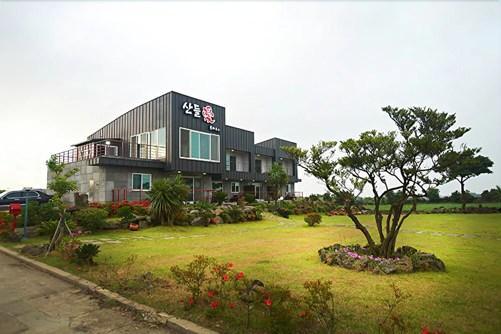 Seogwipo Sandule Pool House Pension