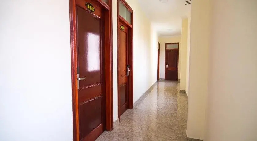 1001 Nights Hotel 27 Huong Tram