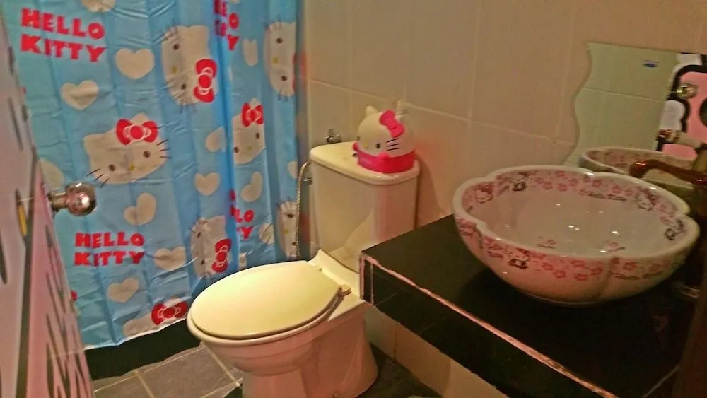 Hello Kitty Signature Suite