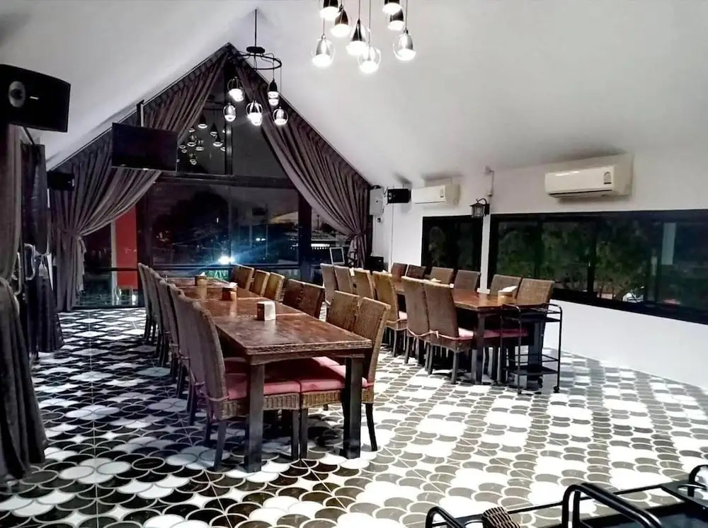 Grand Pruksa Siri Apartment