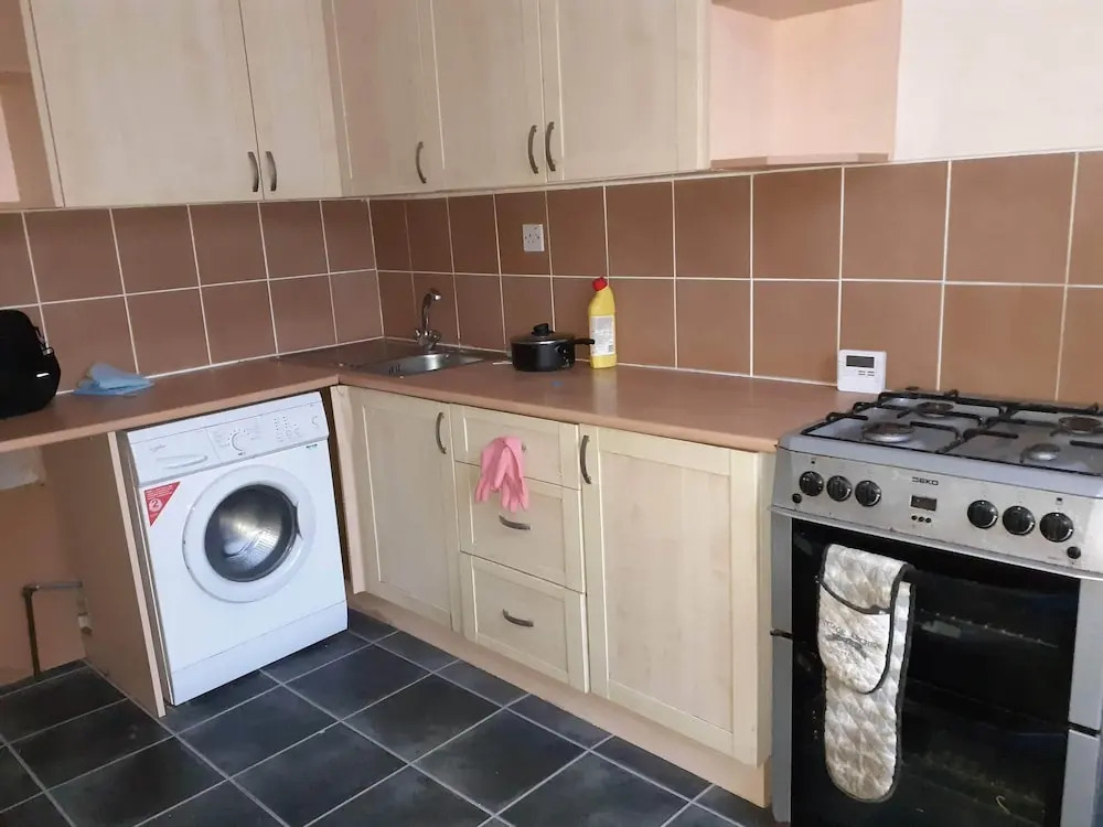 Spacious 2-bed Apartment in North of Glasgow