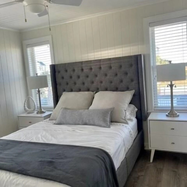 Meant To Be 2 Bedroom Home by RedAwning