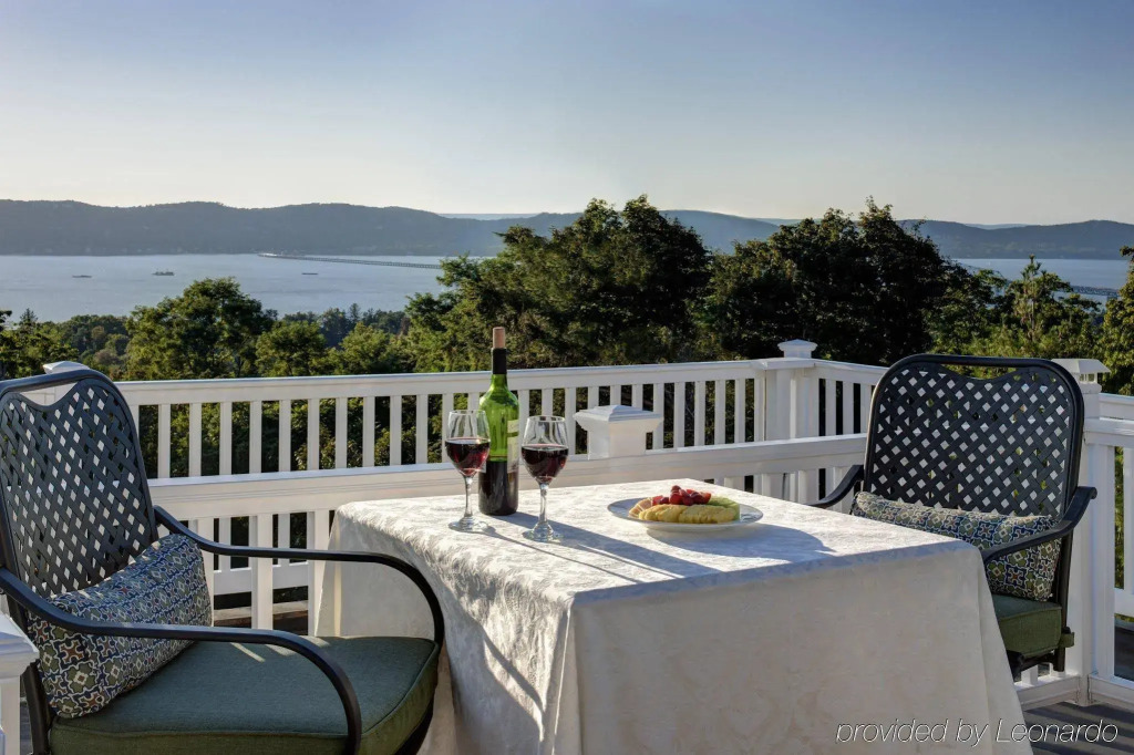 Tarrytown House Estate