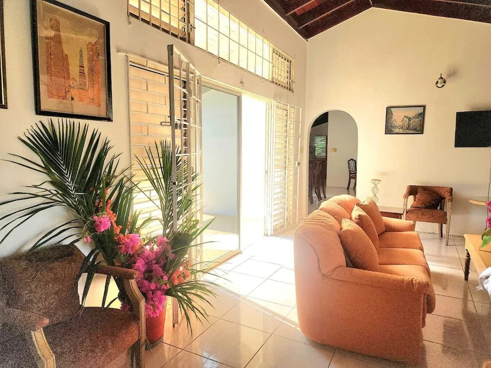 Jamaica Dream Villa - Iron Shore Escape