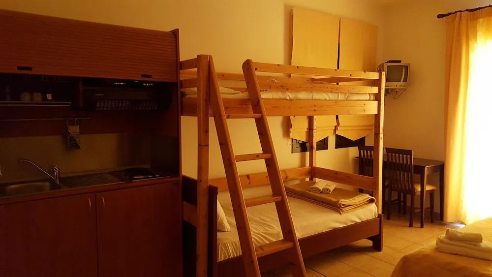 Palirria Hotel & Studios