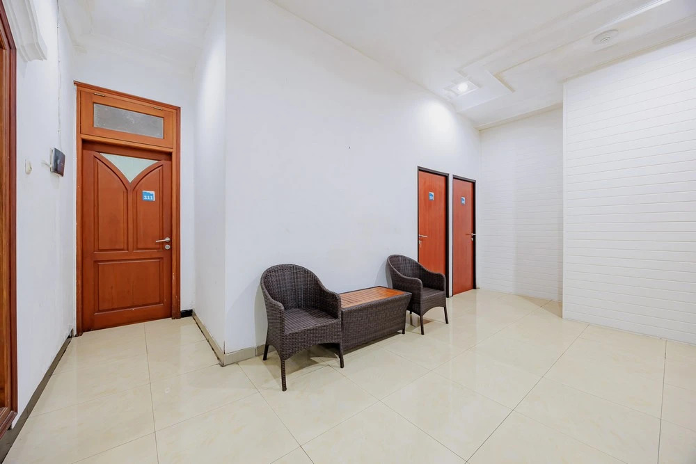 RedDoorz at Hotel Artama Pandanaran Semarang