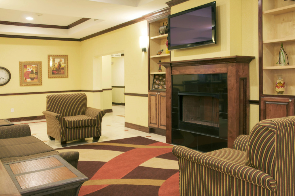 Holiday Inn Express Hotel & Suites Winnie by IHG