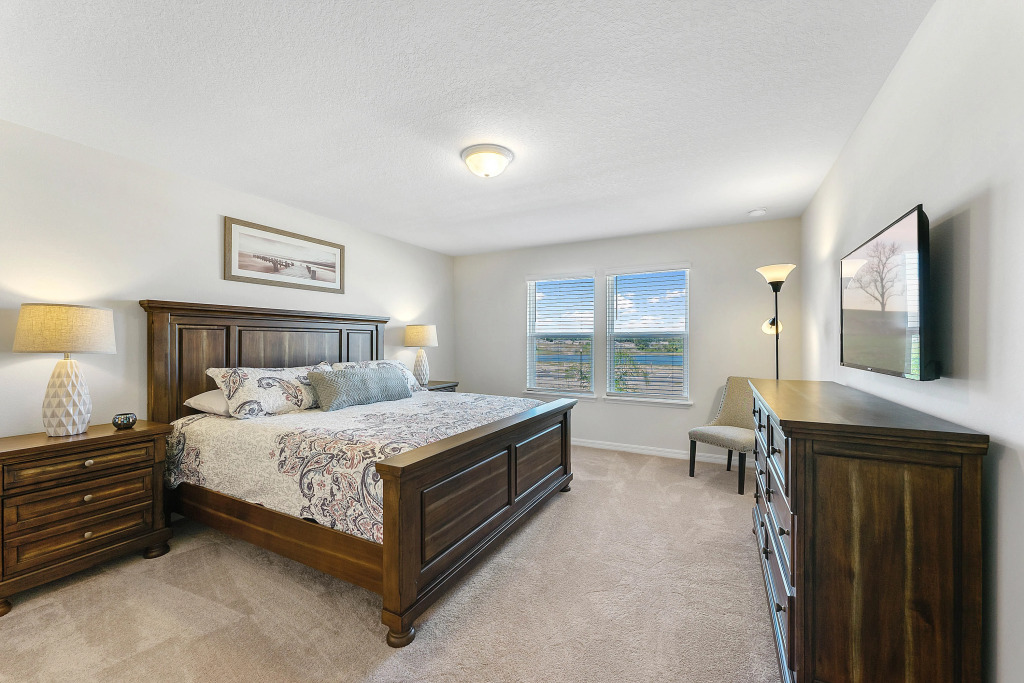 5 Bedrooms 4 Bathrooms Solterra 7436 Ol