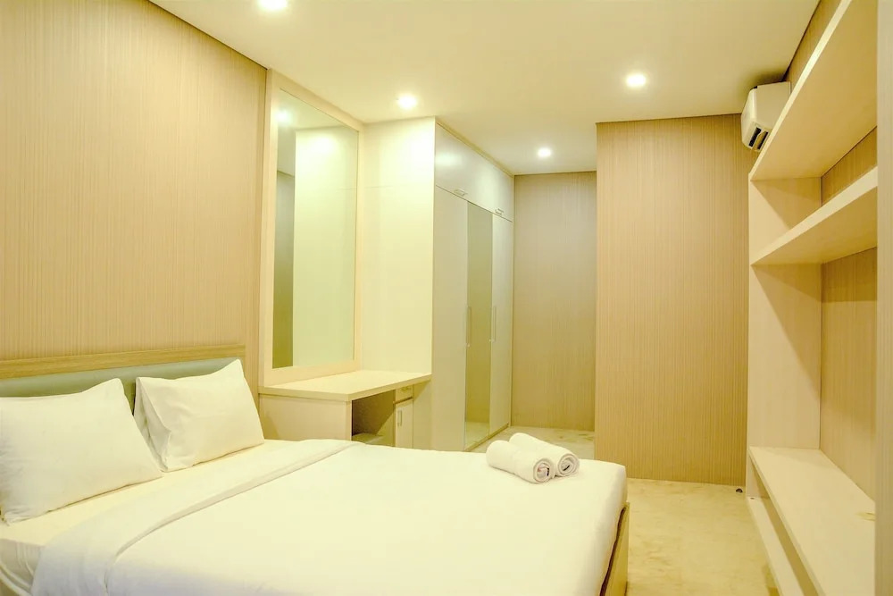 Spacious and Modern L'Avenue Apartment