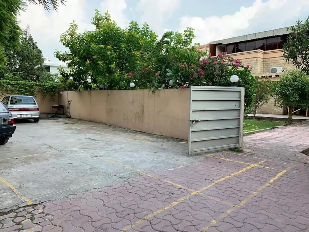 Royal Hayat - Budget Double Room