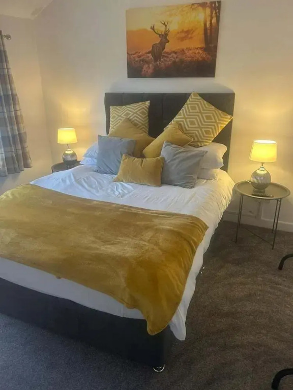 Spacious 2BR House With Sofa Bed & Parkin
