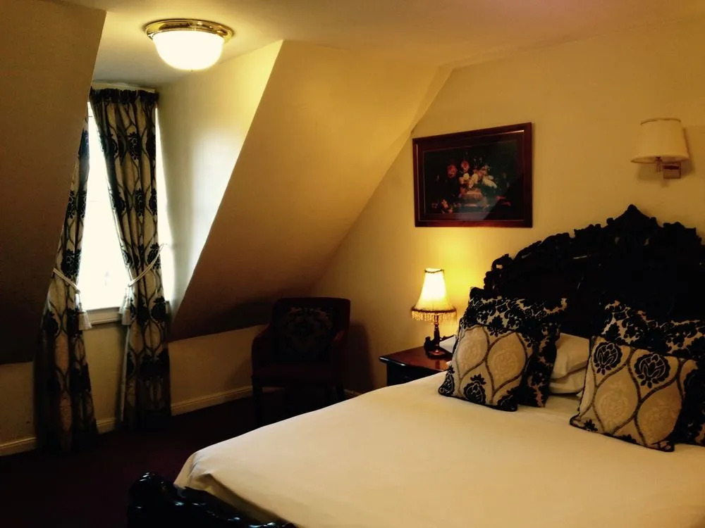 The County Hotel