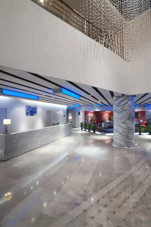 Tianjin Binhai Saint Light Hotel