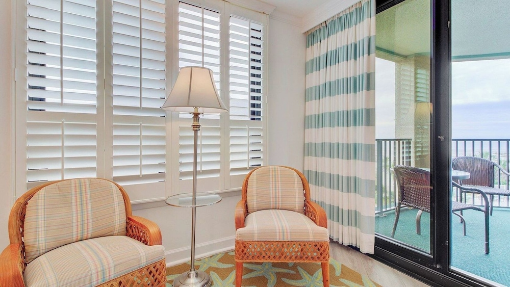 311 Summerhouse by Avantstay Beach Views Access to Community Pool