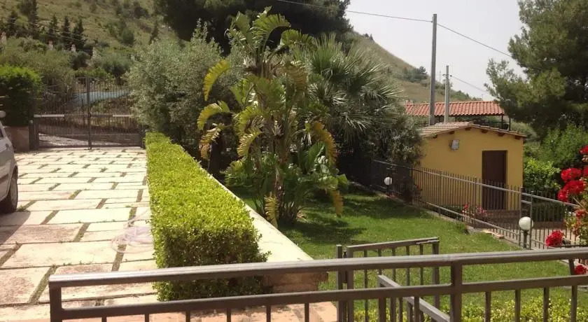 Villa Panoramica con Piscina