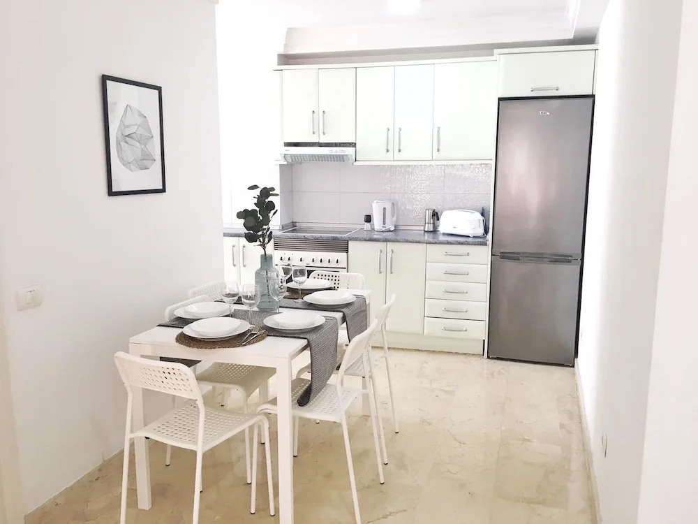 Sagasta Beach Apartment V by Canary365