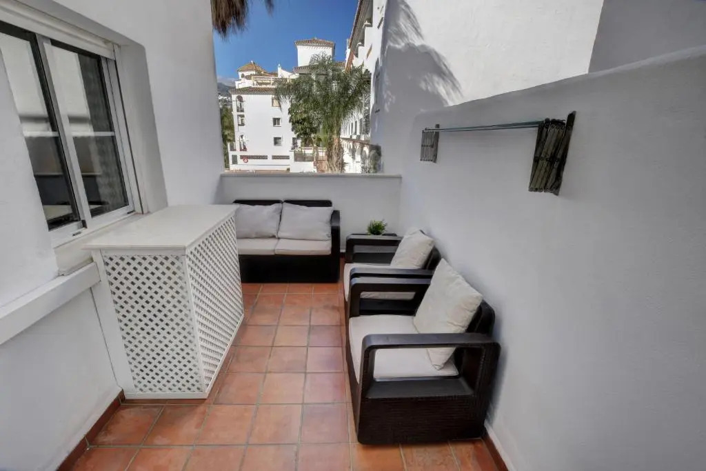 TIMON II, Luxury 3 bedroom Beachside Apartment
