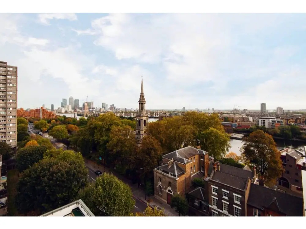 E1 Stunning Two Bathroom Modern Flat