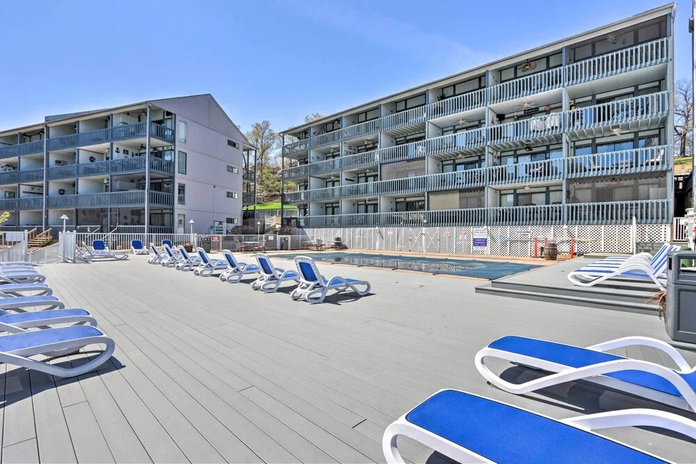 Lake of the Ozarks Views: Osage Beach Condo!