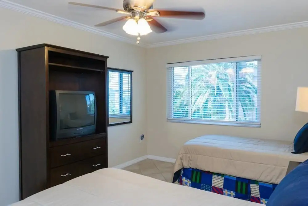 Palm Cay 5