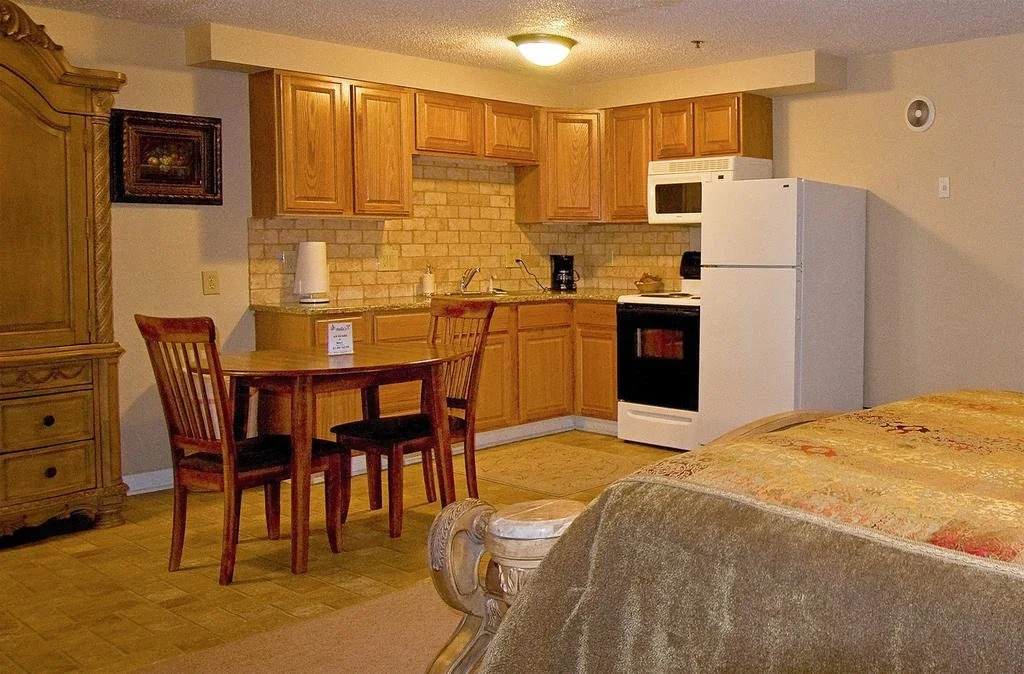 Silverton Inn & Suites